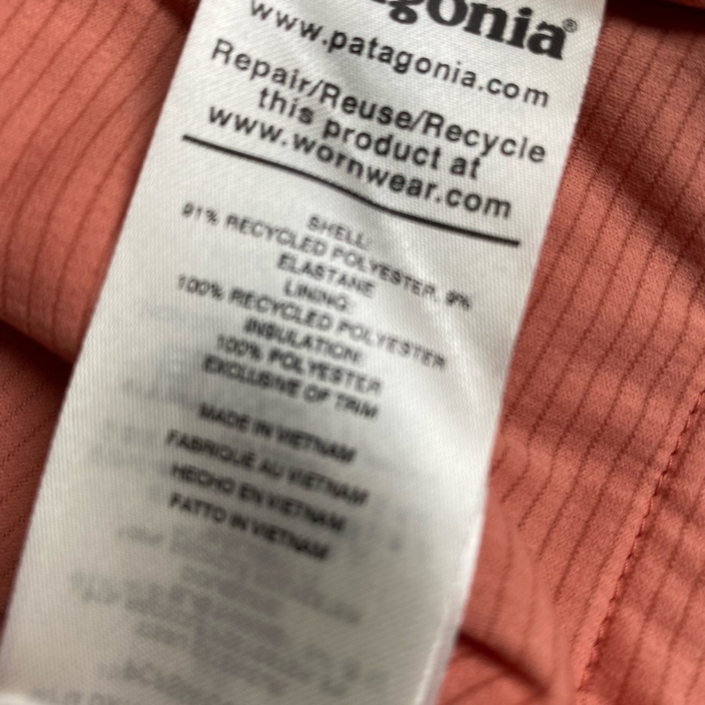 Patagonia Women’s Pack in Jacket - Picture 8 of 10